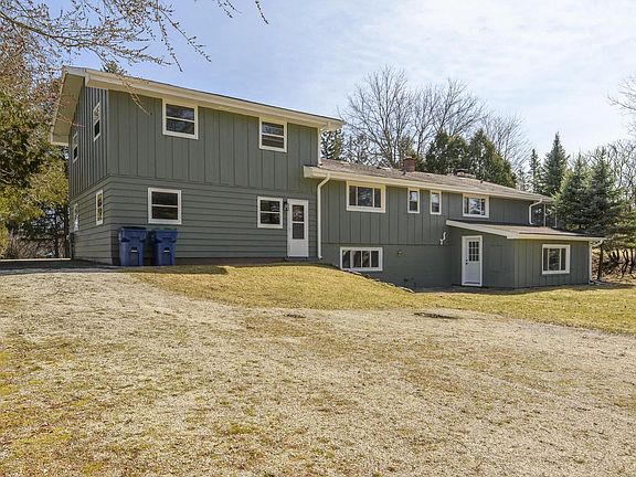 2nd image of 745 North Green Bay ROAD