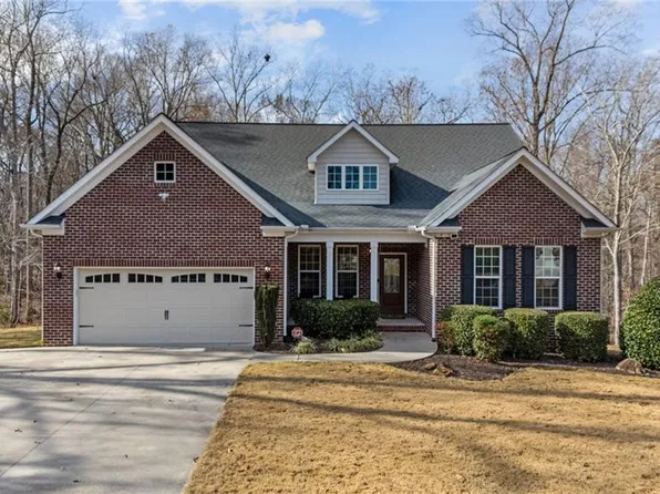 995 Chamberlin Dr, Asheboro, NC 27205