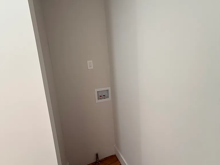 360 Campbell Ave #1 — Photo 6