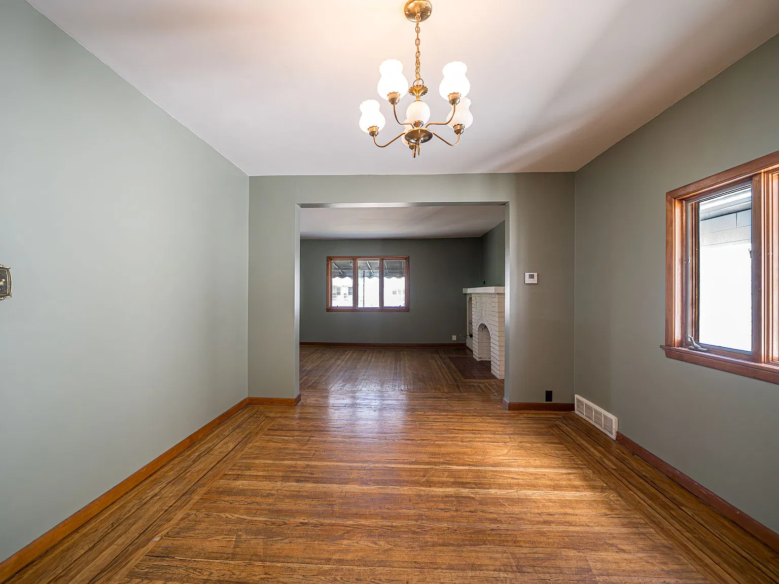 189 Lovering Ave — Photo 4