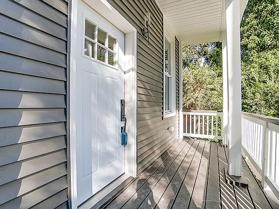2nd image of 139 Winkler St