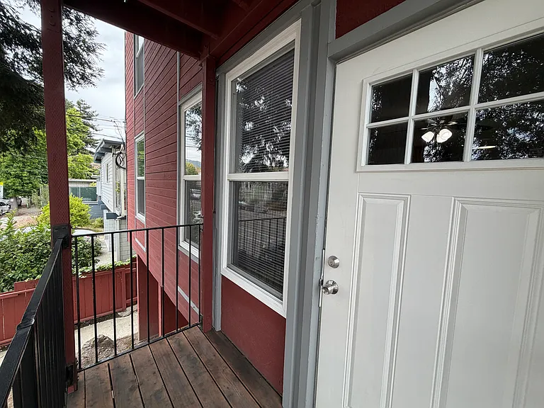 475 Alcatraz Ave — Photo 8