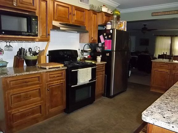 Kitchen towards family room