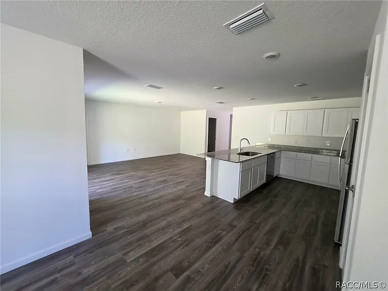 9610 N San Jose Way — Photo 15