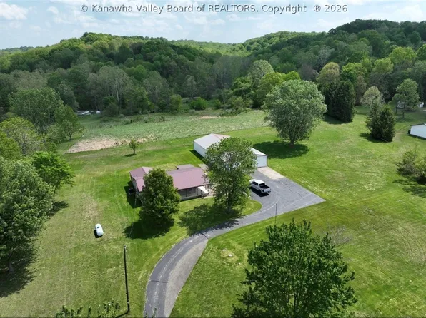 607 Belle Rd, Point Pleasant, WV 25550