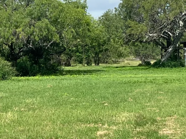 707 deer trail LOT 2, Jourdanton, TX 78026