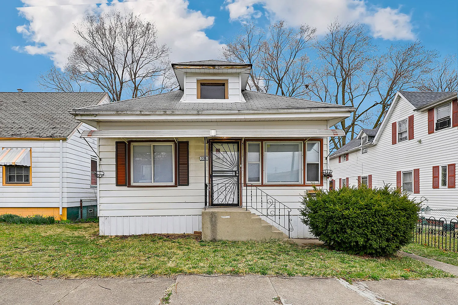 331 E 147th Pl photo 1