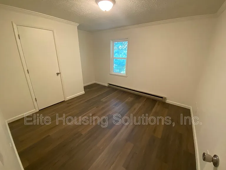 108 Buck Ave #D — Photo 5