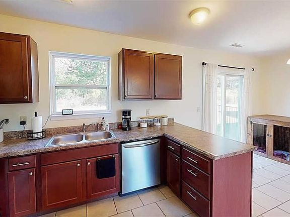 5th image of 473 Eve Estates Dr