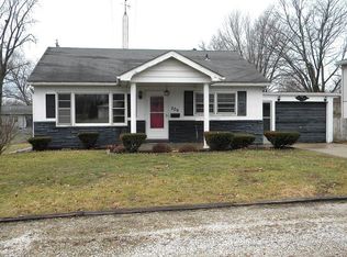 306 S Juliana St, Mackinaw, IL