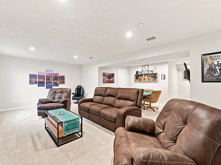 9004 Wellington Ct — Photo 14