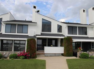 528 E Bay St APT 28, Harbor Springs, MI 49740
