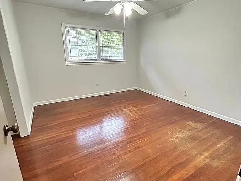 605 Georgia Ave — Photo 10