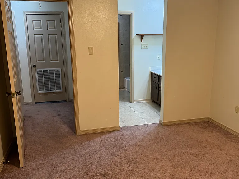 7051 Perkins Place Ct #B — Photo 22