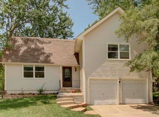 1305 S Apache Ct, Olathe, KS 66062