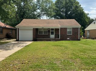 750 S Drury Ln, Wichita, KS 67207