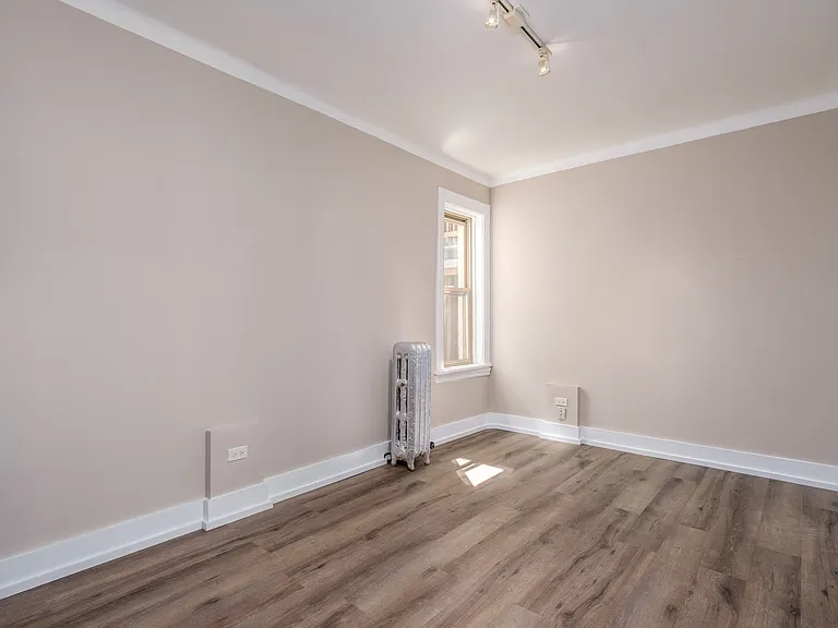 4706 N Beacon — Photo 23