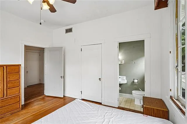7018 S Claiborne Ave — Photo 15