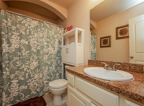 5th image of 215 Creekwood Dr