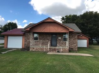 212 NW 2nd St, Spiro, OK 74959