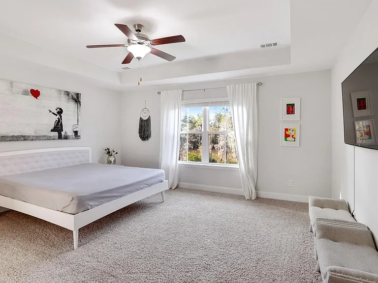 180 Shelton St — Photo 13