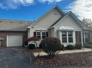 1105 Greystone Dr, Coraopolis, PA