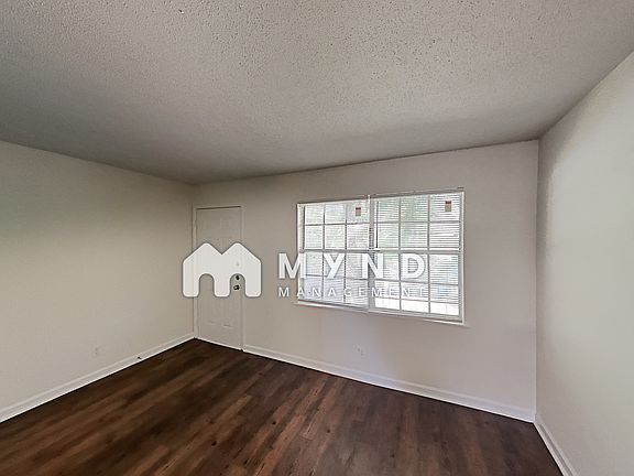 3rd image of 1901 Morehead Ave APT 13