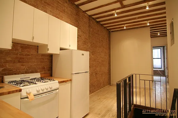 Rented by aptsandlofts.com | media 86