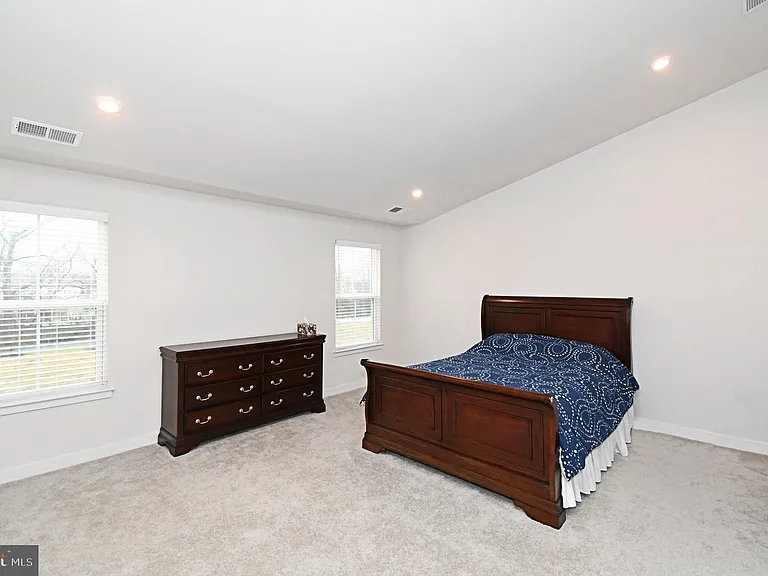 500 Sterling Dr — Photo 25