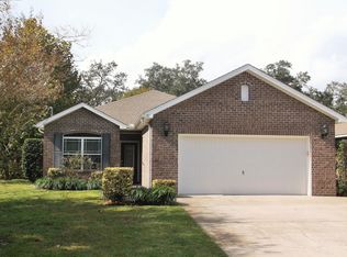 37 10th St, Shalimar, FL 32579
