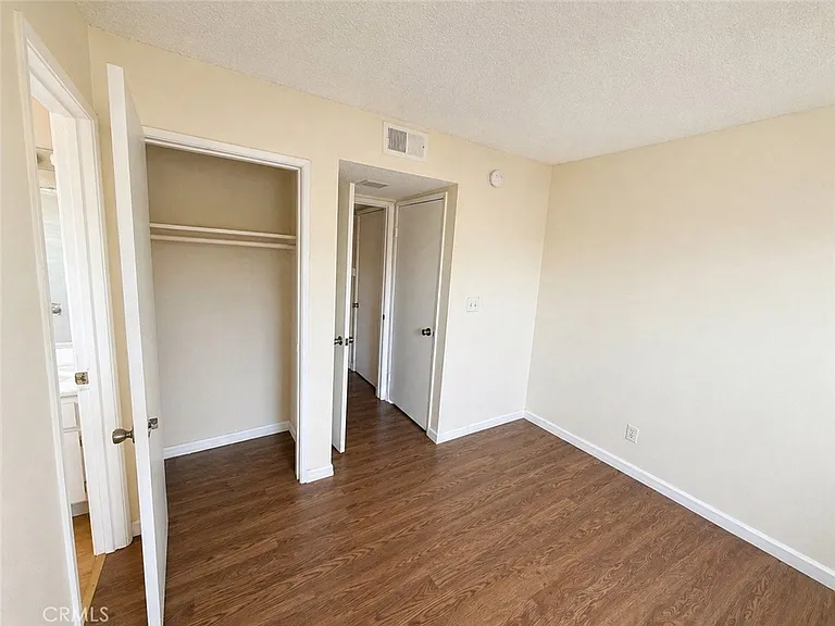 9131 Burnet Ave #10 — Photo 14