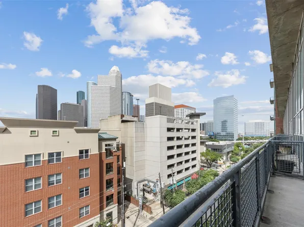 2000 Bagby St APT 7414, Houston, TX 77002