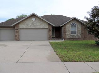 3229 W Grandview St, Springfield, MO 65803