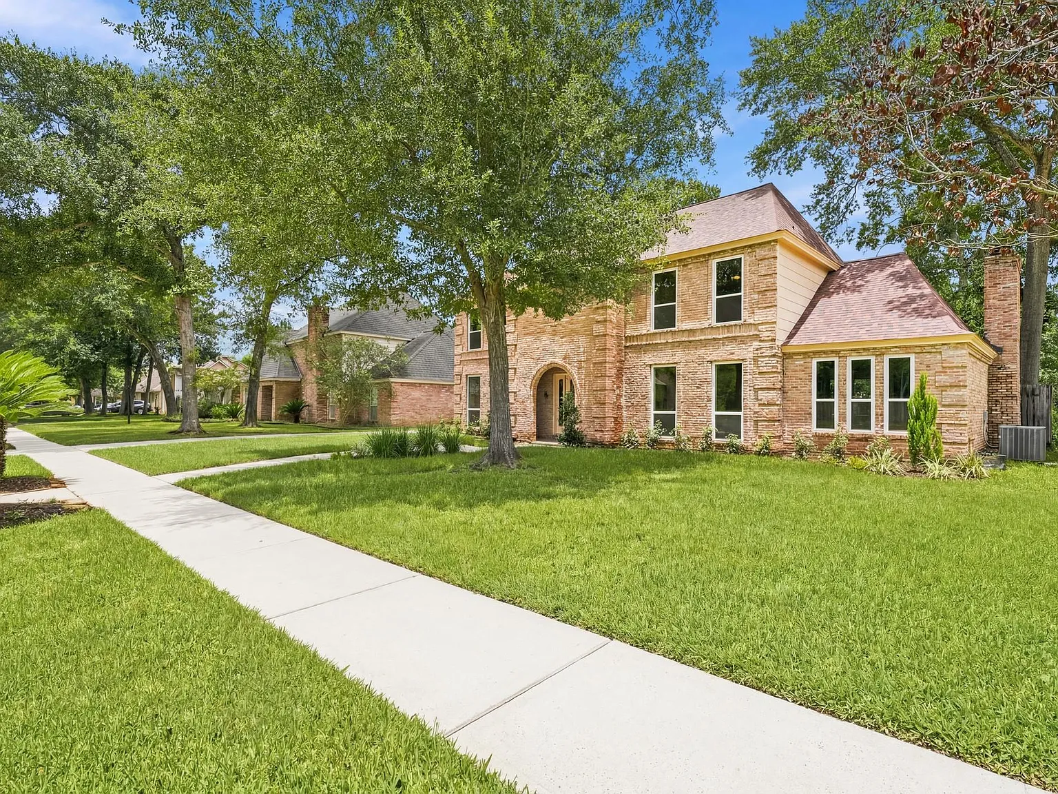 4 bed, 2.5 bath, 3105 sqft, $2,700 — Photo 3