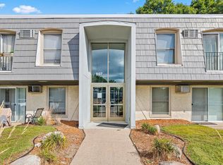 807 11th Ave S APT 6, Hopkins, MN 55343