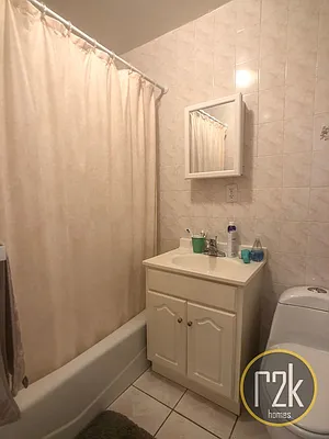 Rented by Realty 2000 Corp | media 16
