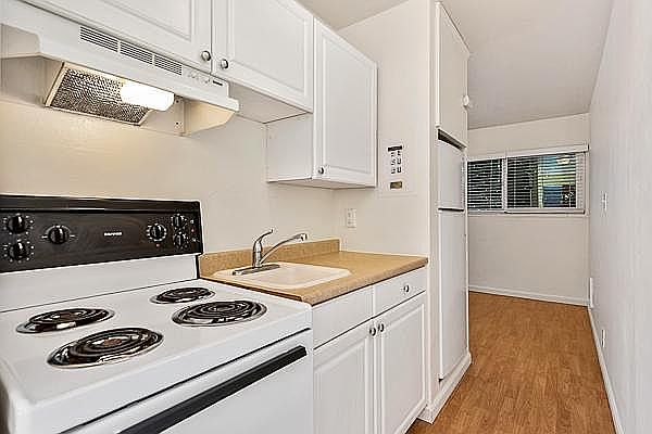 1st image of 1100 Queen Anne Ave N #0B-1Ba-355Sqft