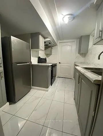 10 Beattie Ave — Photo 4