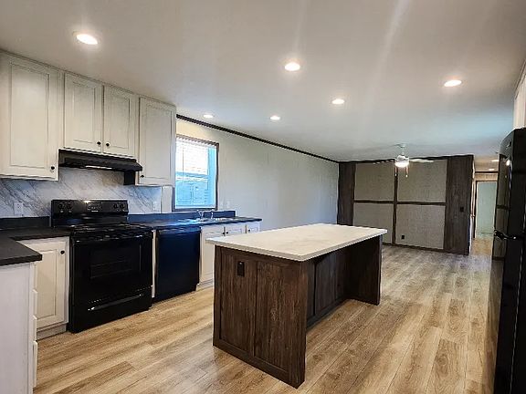 3rd image of 46 Oak St #46