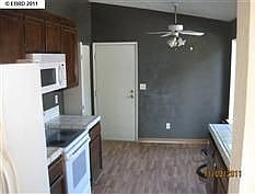 2nd image of 1761 Gateway Dr