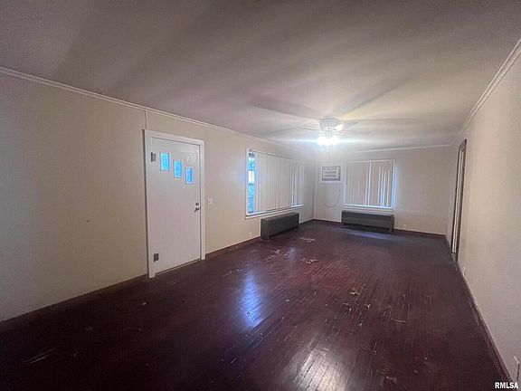 3rd image of 806 E Saint Louis St