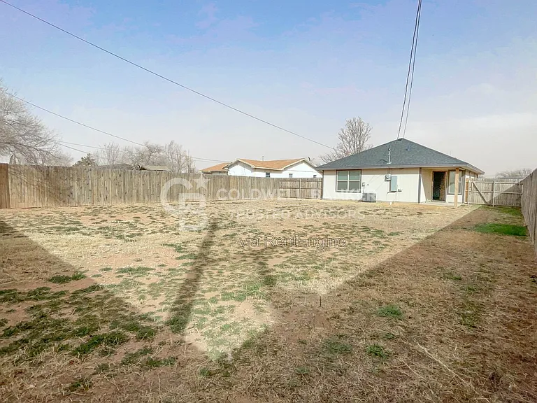2406 Fir Ave — Photo 15