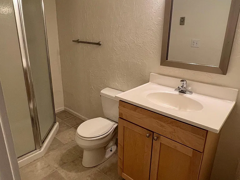 Lower level full bath