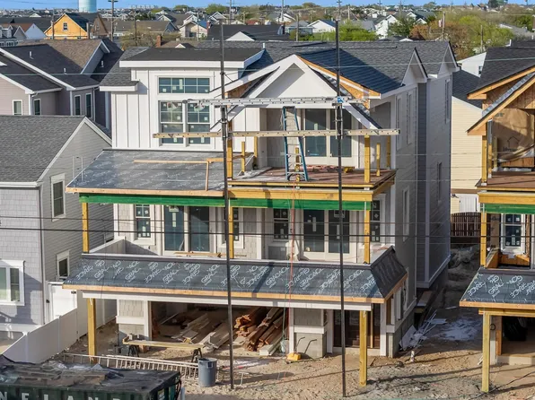 209 E Monterey Ave, Wildwood Crest, NJ 08260