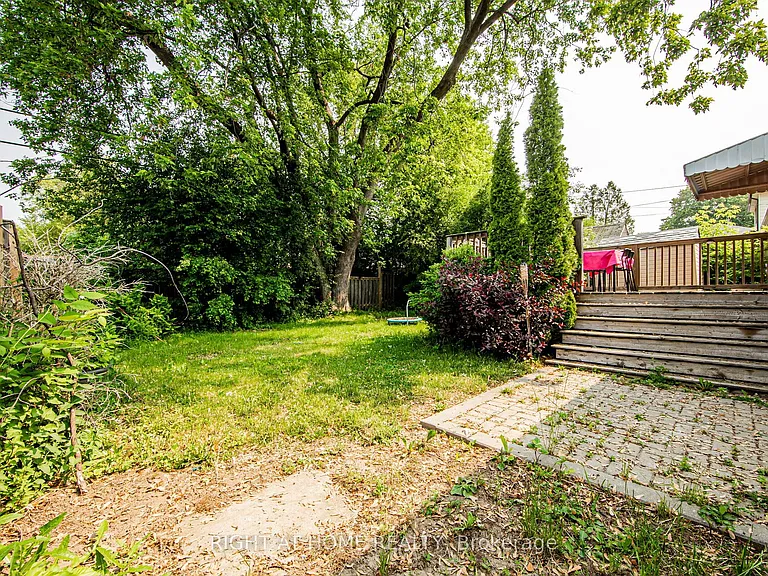 32 Florens Ave — Photo 25