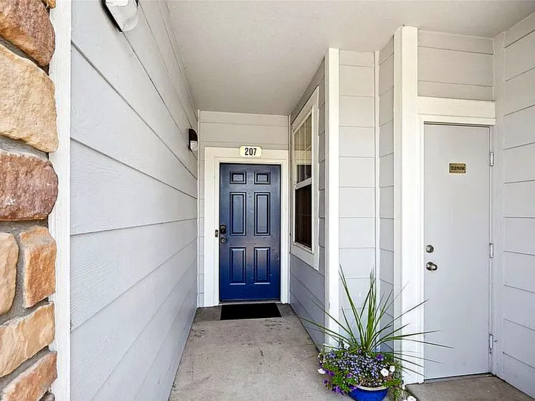 5255 Memphis St #207 — Photo 16