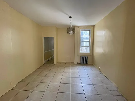 Rented by EXR | media 10