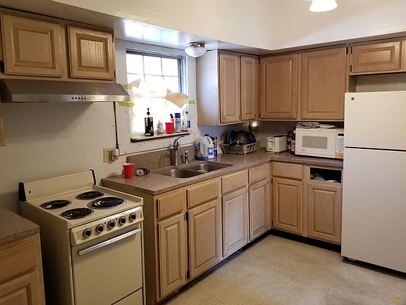 2nd image of 1018 E 11th St
