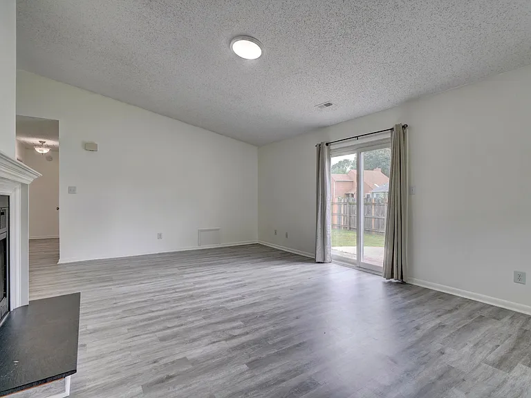 1801 Colleen Ct — Photo 6