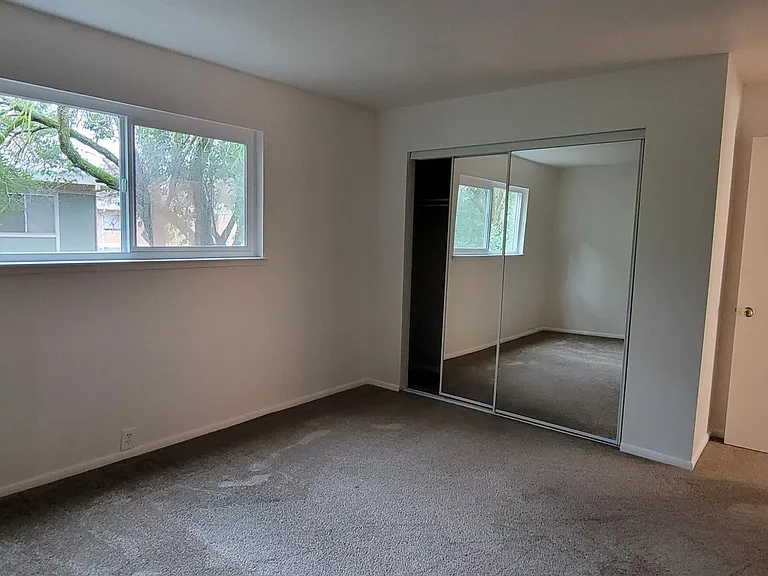 1402 Drake Dr #A — Photo 12